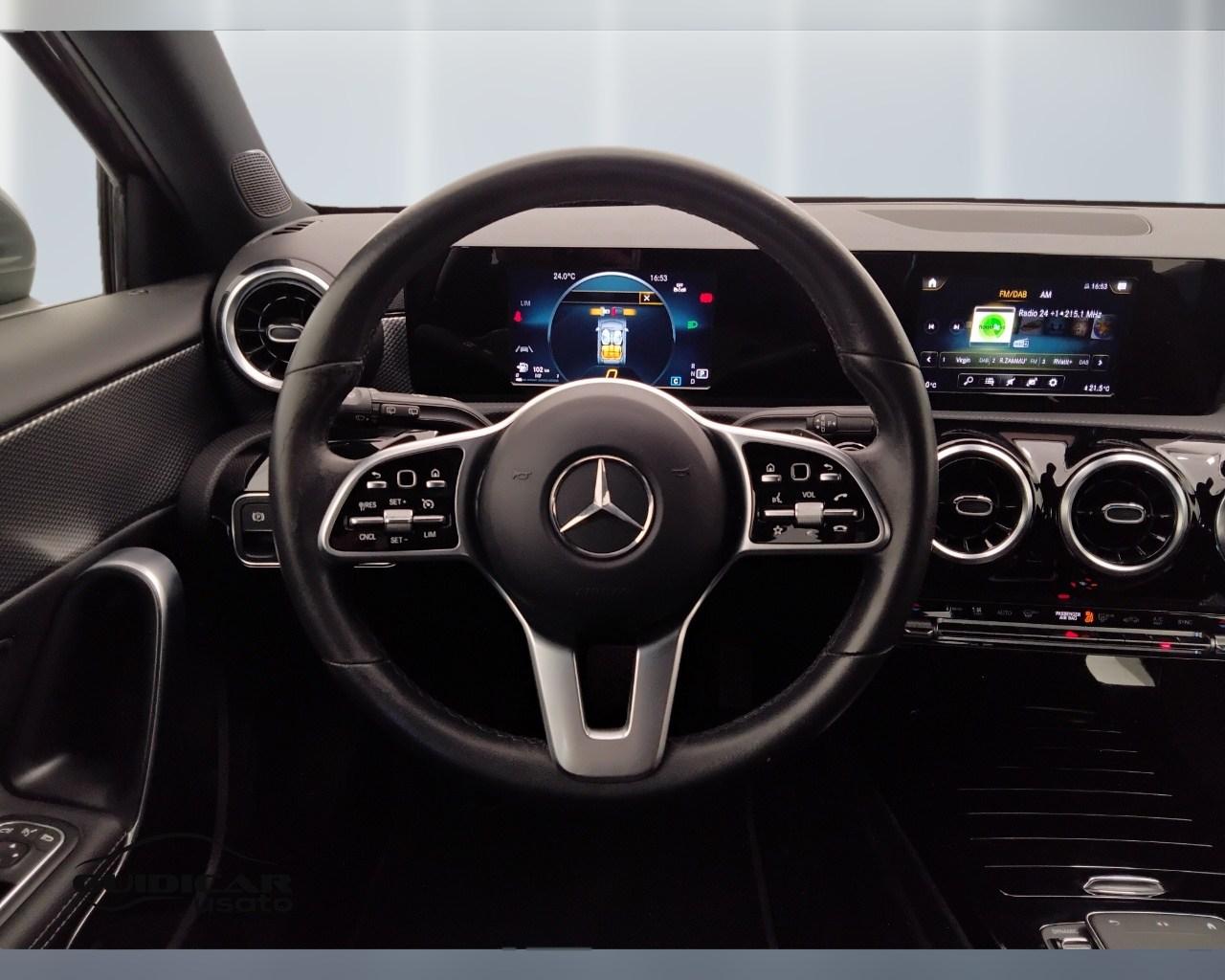 Mercedes-Benz Classe A - W177 2018 - A 180 d Sport auto