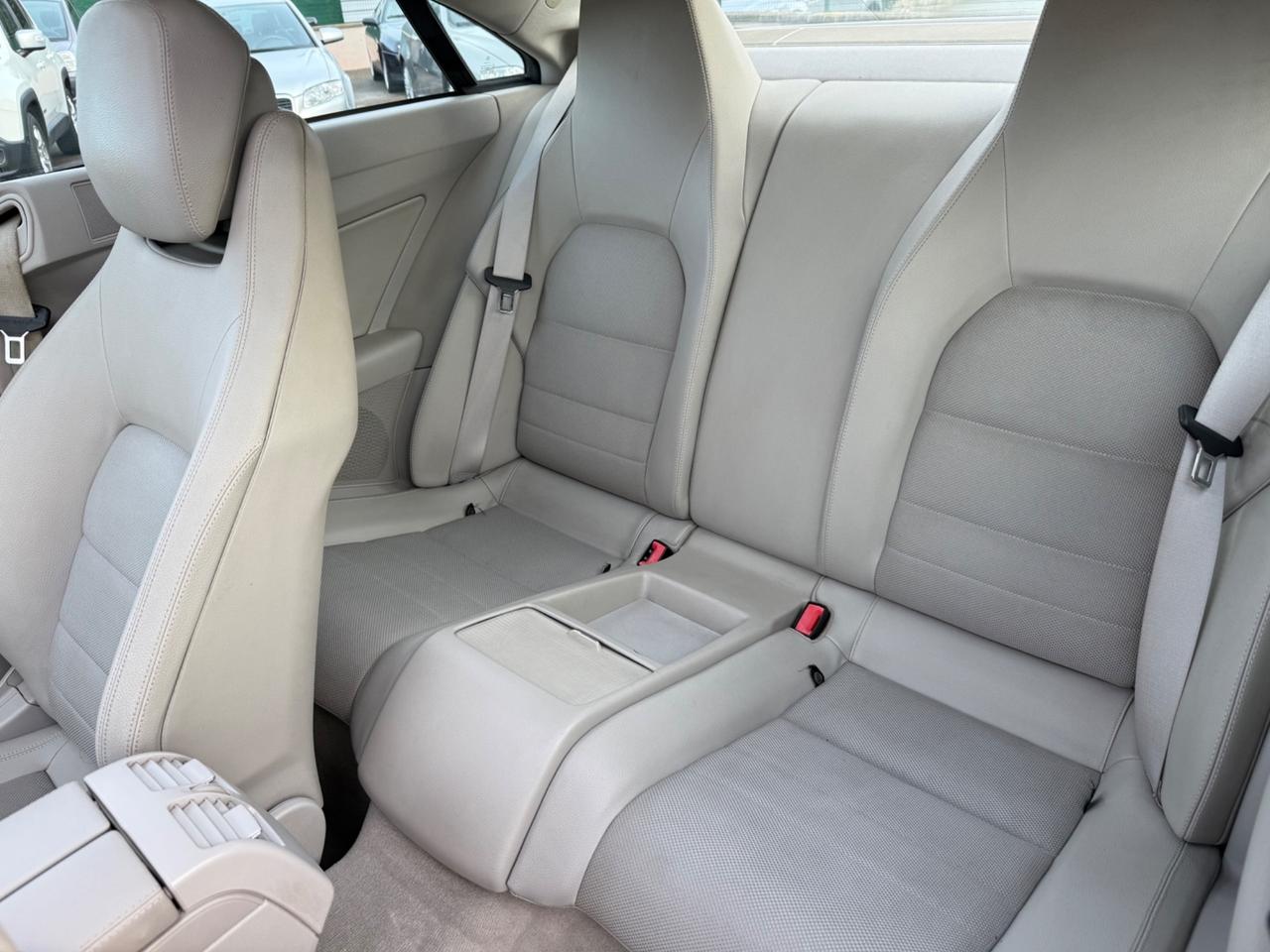 Mercedes-benz E 220 CDI Coupé Avantgarde