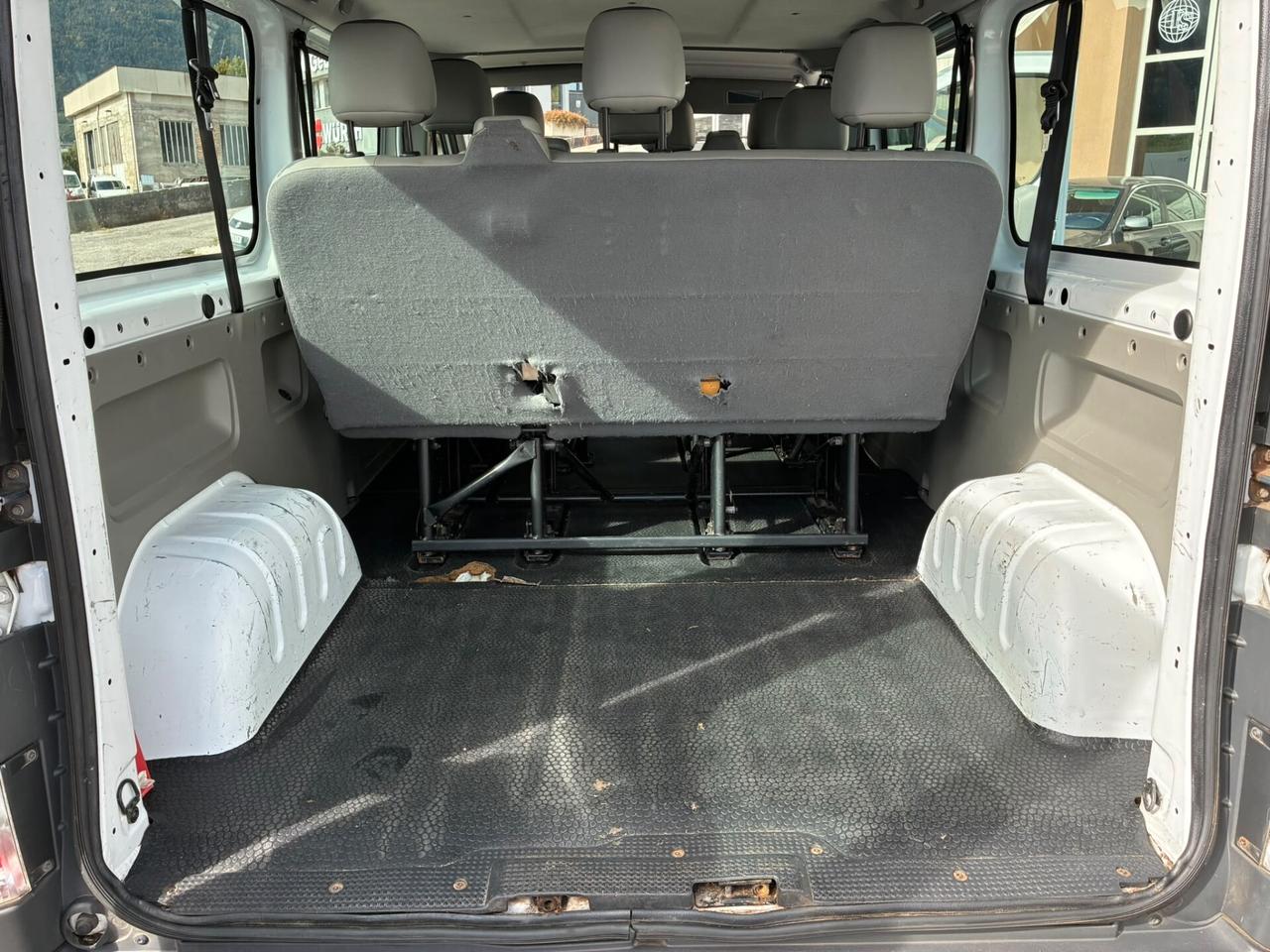 OPEL VIVARO 9POSTI 2.0 DCI PASSO LUNGO - GANCIO TRAINO