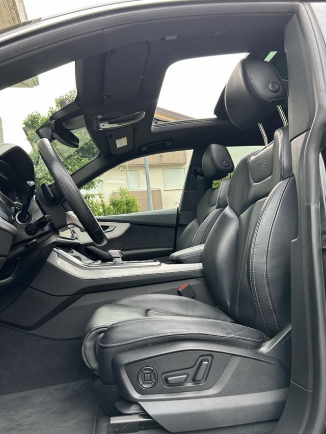 AUDI Q8 50 TDI 286 CV 3x S LINE PANORAMA CERCHI 21"