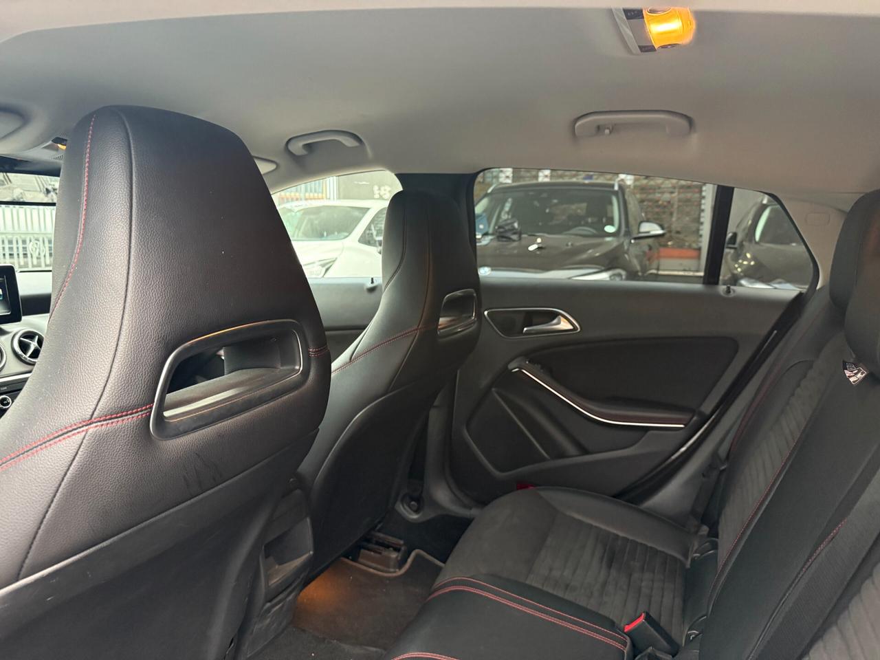 Mercedes-Benz CLA 200 Shooting Brake d Premium 4matic auto