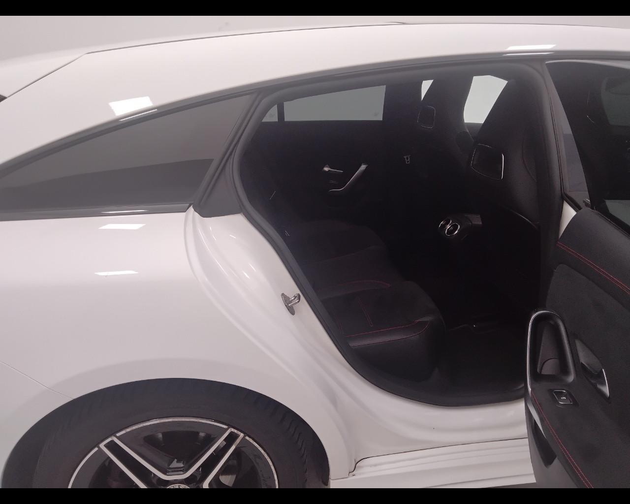 Mercedes-Benz CLA Sh.Brake - X118 - CLA Shooting Brake 200 d Premium auto