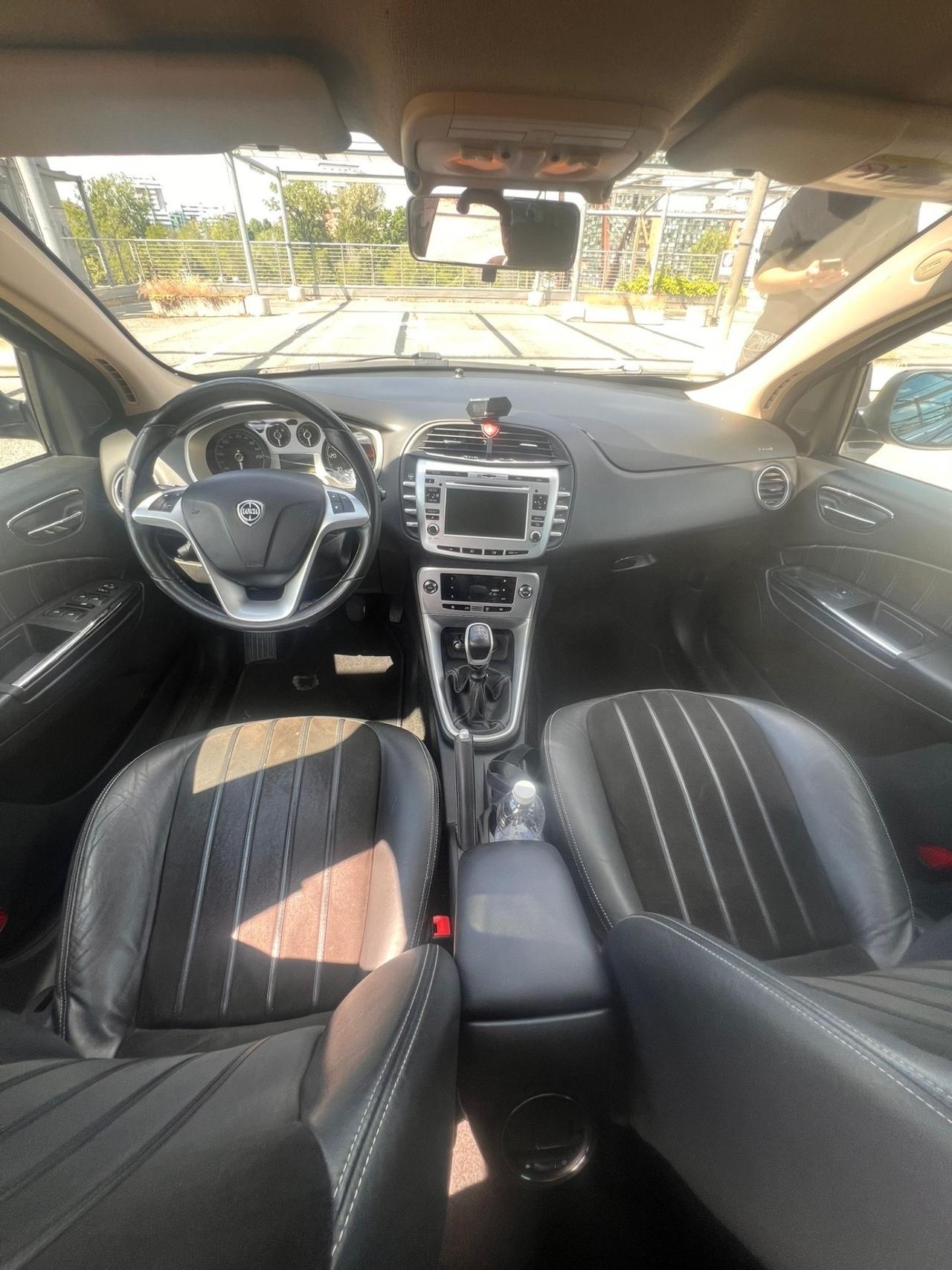Lancia Delta 1.6 MJT DPF Platino