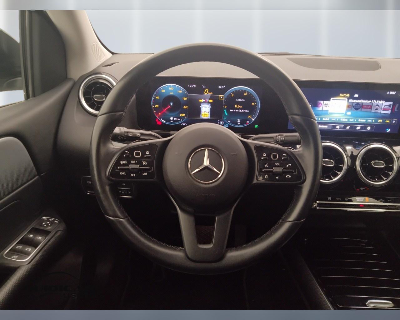 Mercedes-Benz Classe B - W247 2018 - B 180 d Sport auto