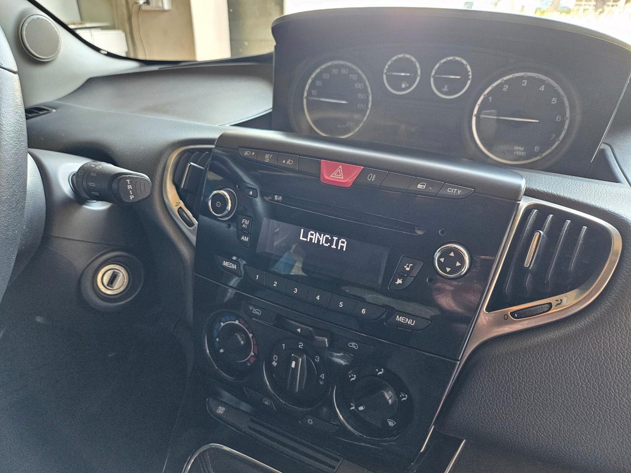 Lancia Ypsilon 1.2 69 CV 5 porte Gold