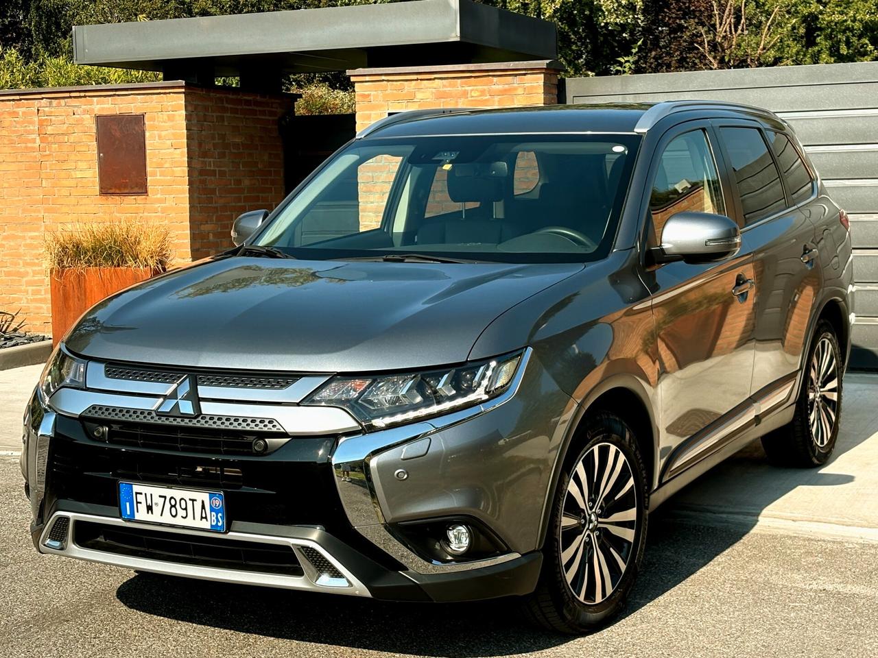 MITSUBISHI OUTLANDER 2.0b/GPL aut 4x4- 7POSTI-2019