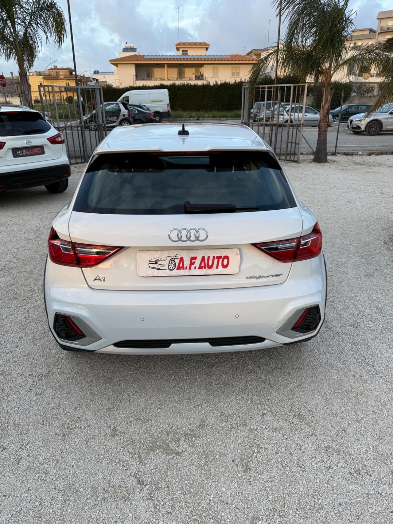 Audi A1 citycarver 30 TFSI Identity Contrast