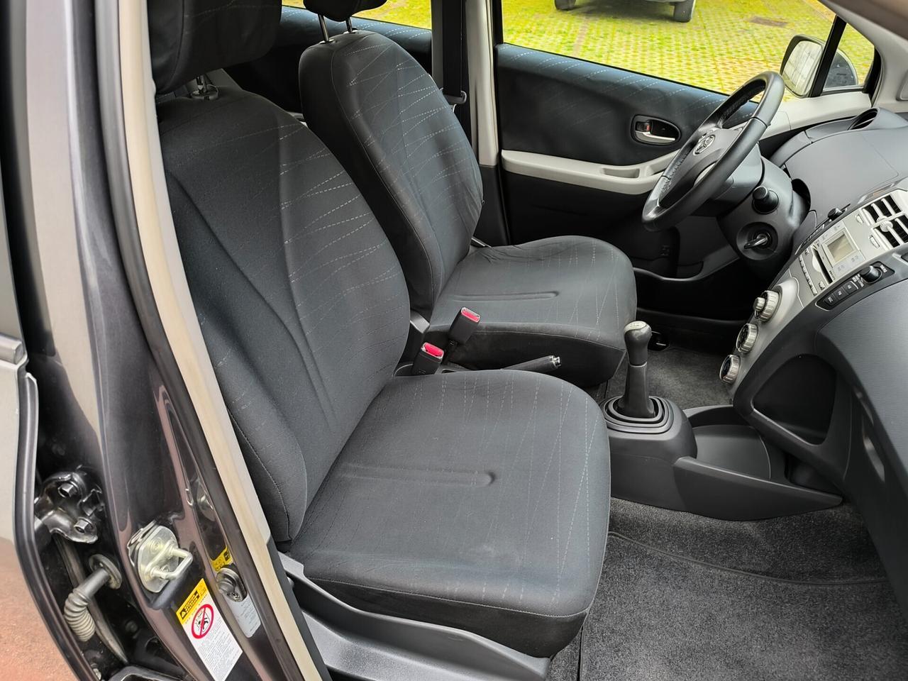 Toyota Yaris 1.0 5 porte Sol