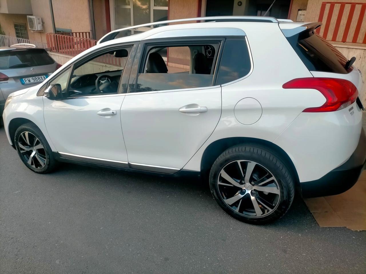 Peugeot 2008 BlueHDi 100 Allure