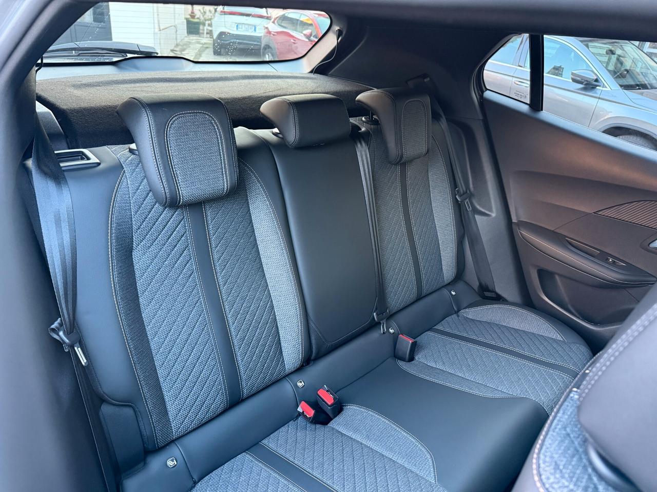 Peugeot 2008 PureTech 100 S&S Allure