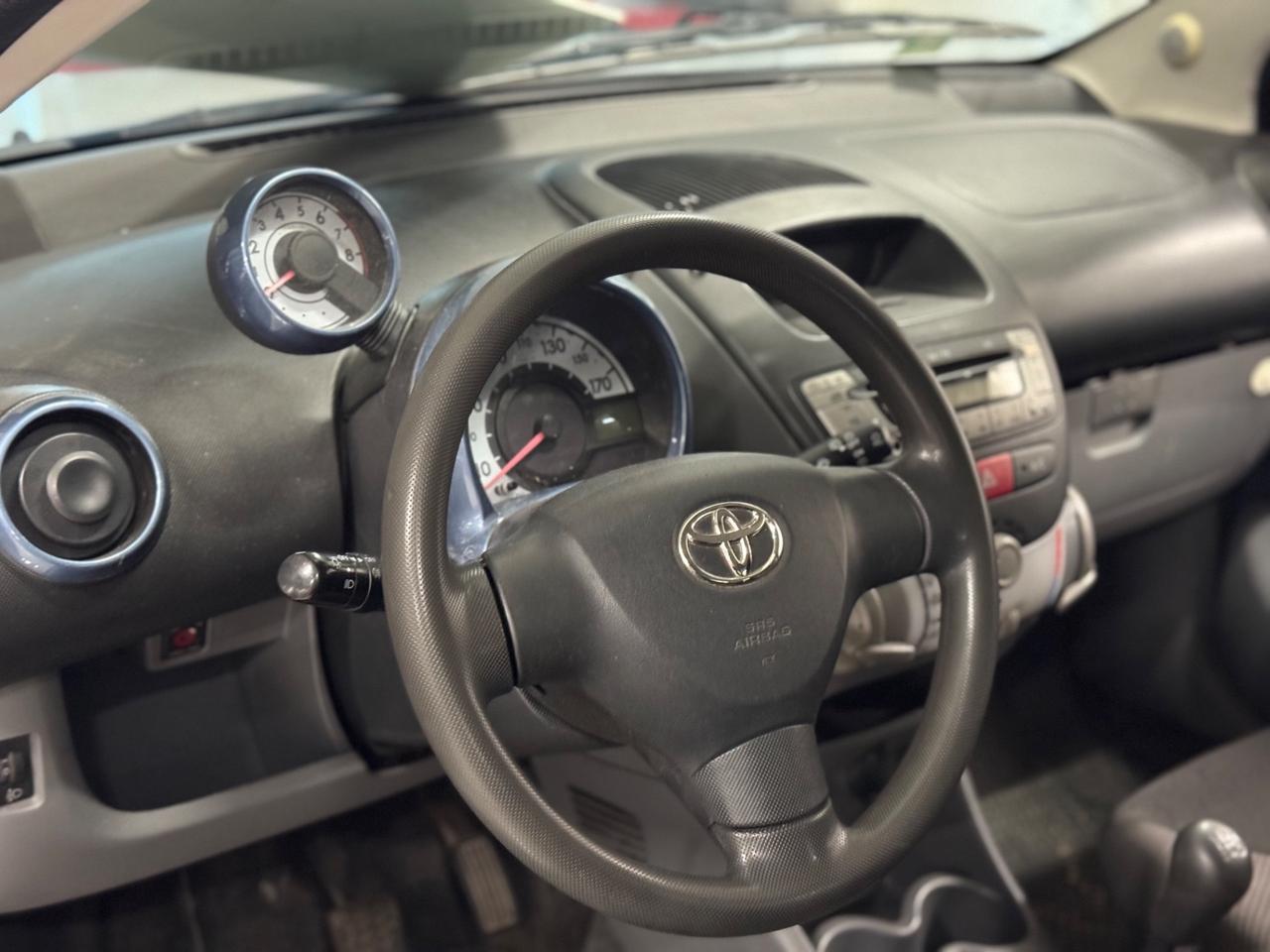 Toyota Aygo 5 porte NEOPATENTATI