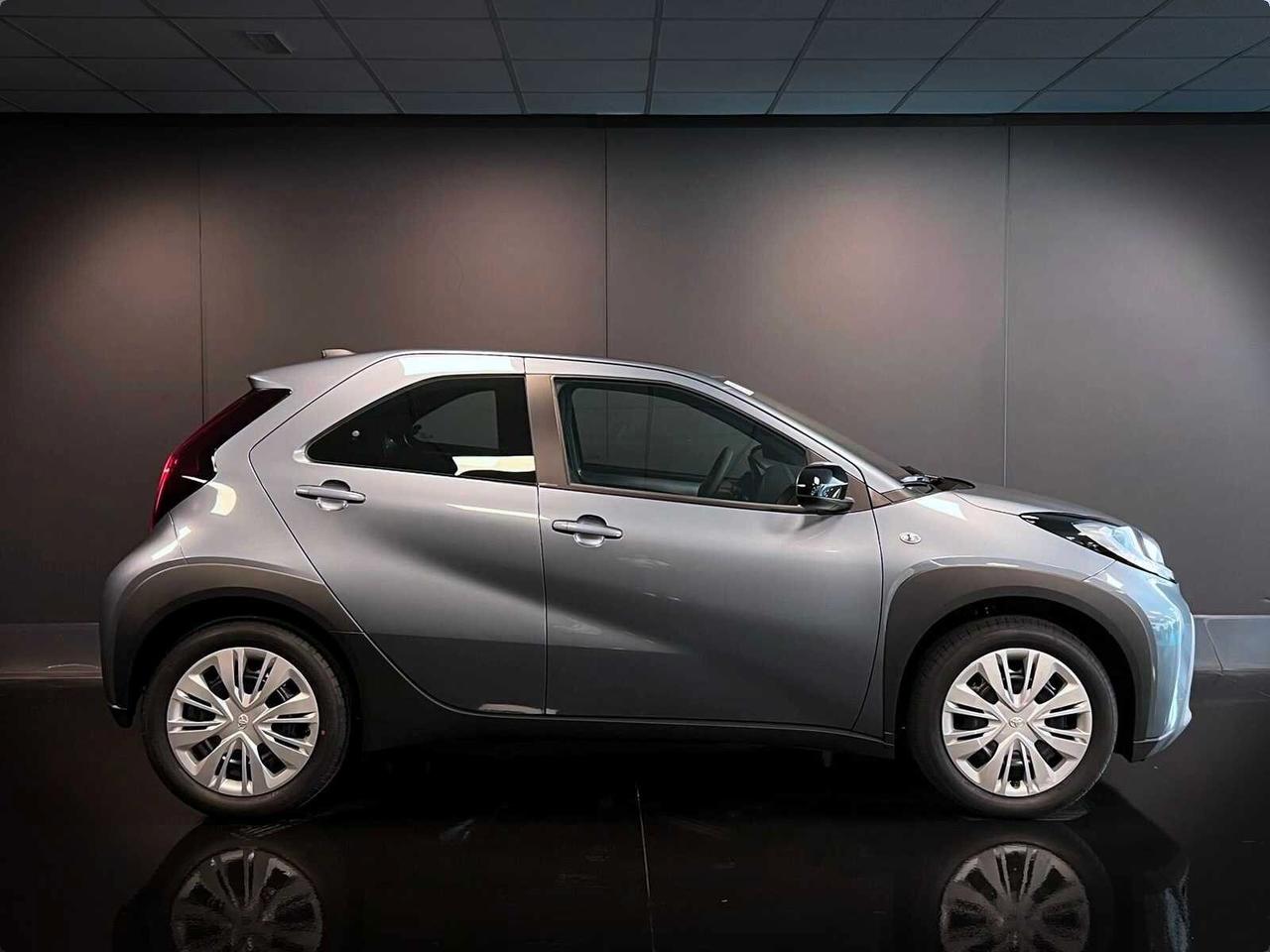 TOYOTA AYGO X 1.0 VVT-I 72 CV 5 PORTE ACTIVE KM0