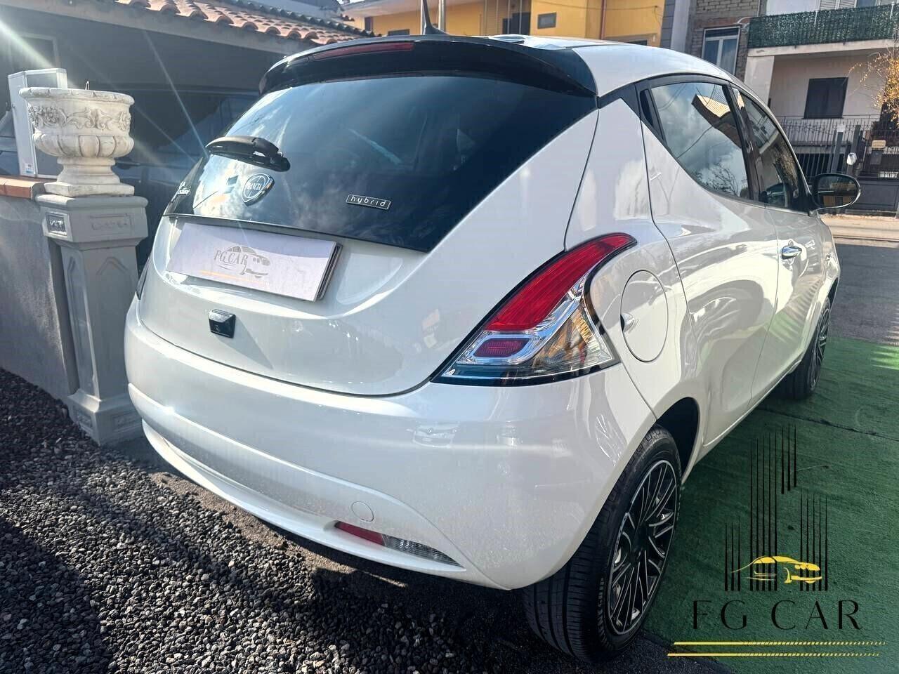 Lancia Ypsilon 1.0 FireFly 5 porte S&S Hybrid Gold