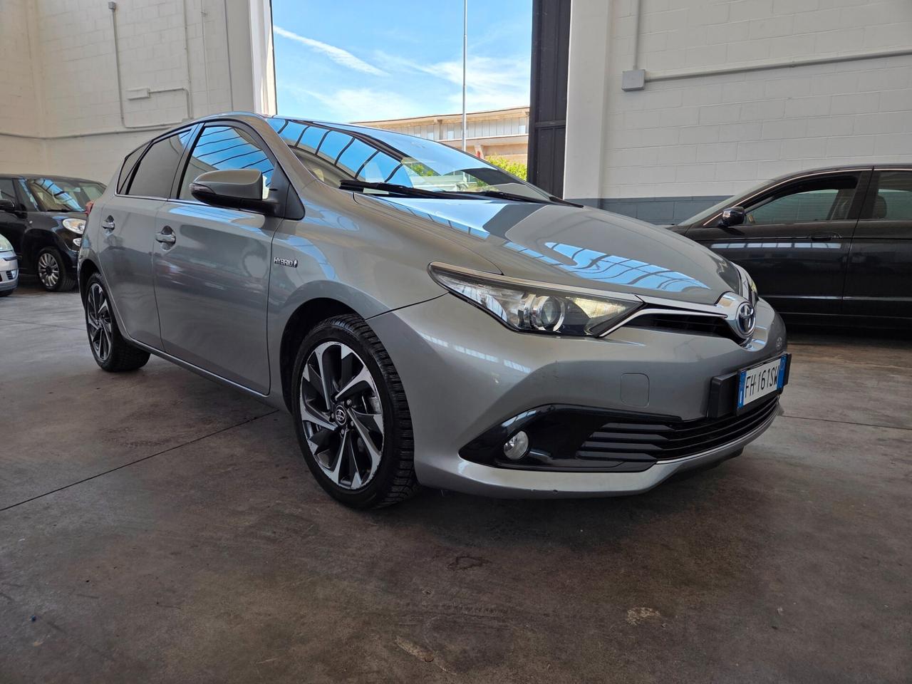 Toyota Auris 1.8 Hybrid Lounge