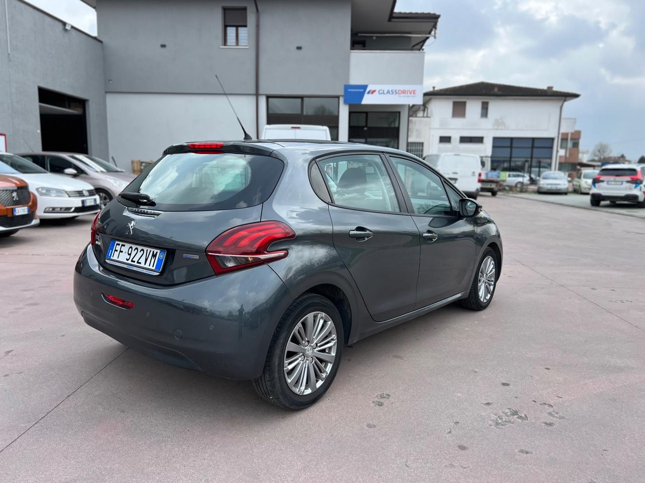 Peugeot 208 PureTech 82 5p. GPL Active