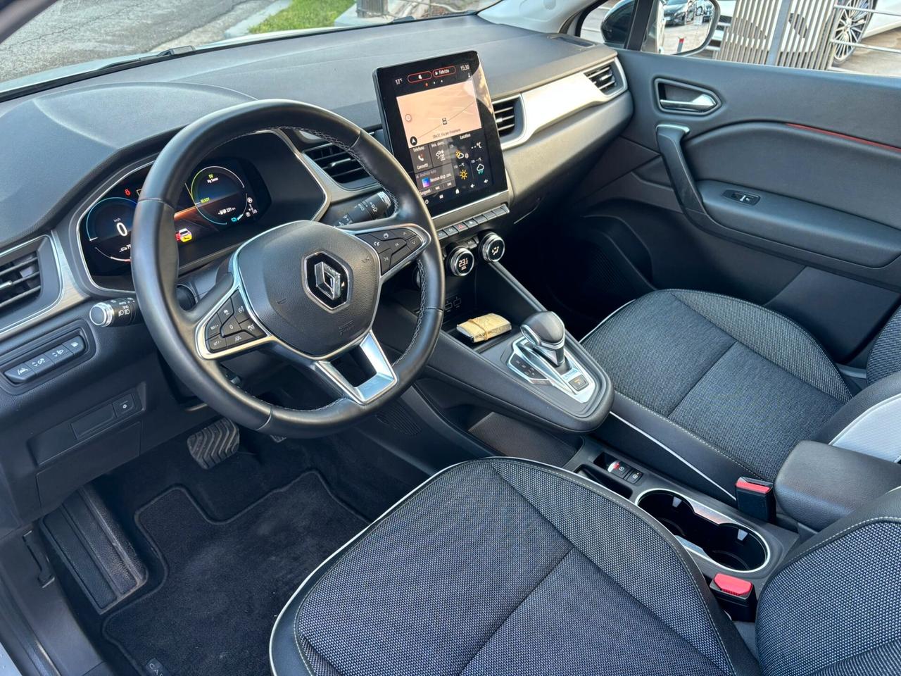 Renault Captur Plug-in Hybrid E-Tech 160 CV Initiale Paris