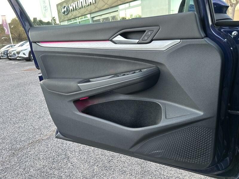 Volkswagen Golf VIII 2020 1.0 tsi evo Life 110cv