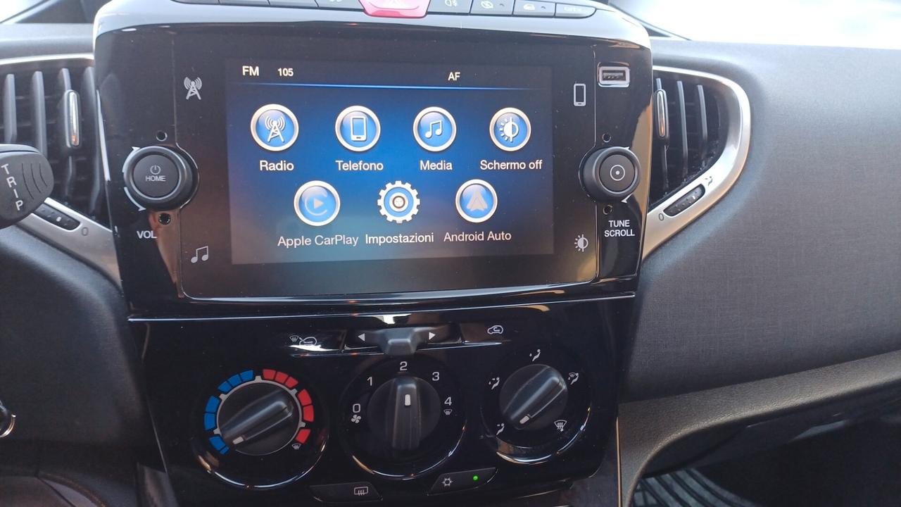 Lancia Ypsilon 1.0 FireFly 5 porte S&S Hybrid Gold