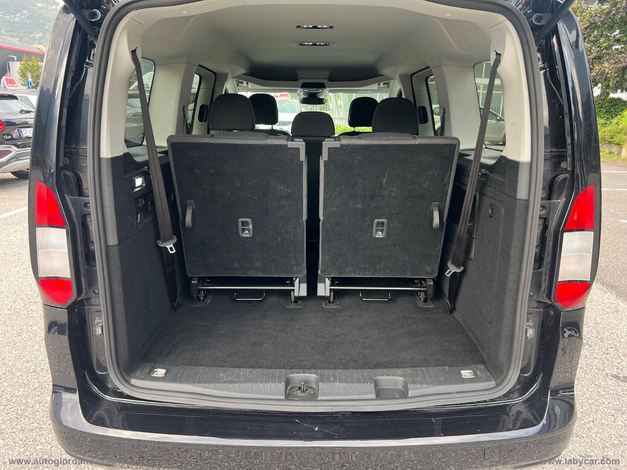 FORD Gr.Tourneo Connect 2.0 122 aut. Tit.