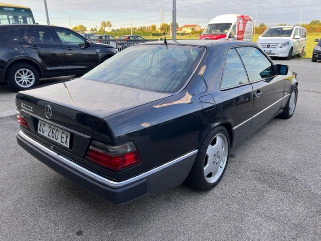 Mercedes-Benz 320 CE 24V cat Coupé