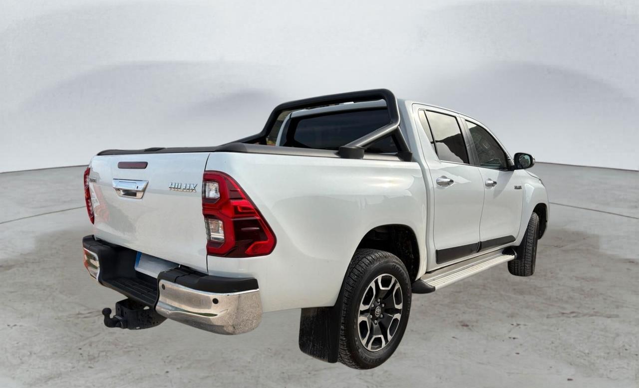 Toyota Hilux 2.8 D A/T 4WD 4 porte Double Cab Executive
