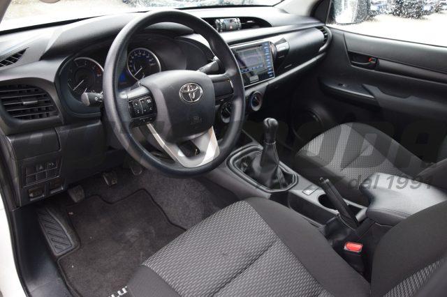 TOYOTA Hilux doppia cabina 2.4D 4WD