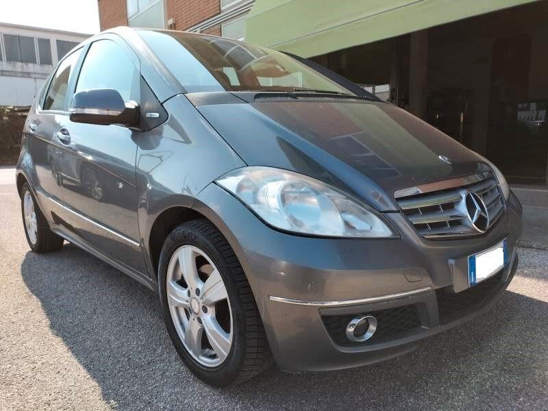 MERCEDES A 160 BlueEFFICIENCY Avantgarde