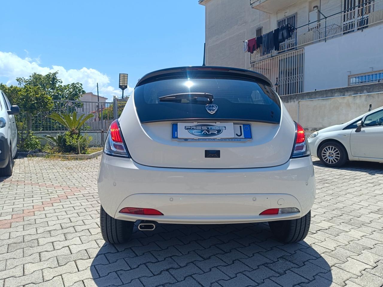 Lancia Ypsilon 1.0 FireFly 5 porte S&S Hybrid Gold