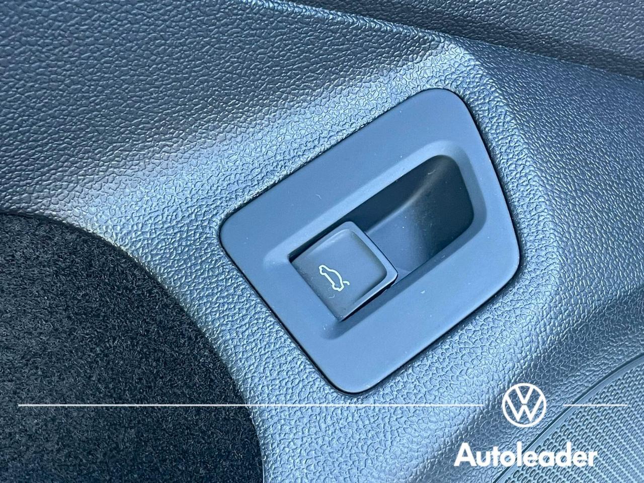 Volkswagen Passat 2.0 TDI 150 CV SCR DSG R-Line Executive