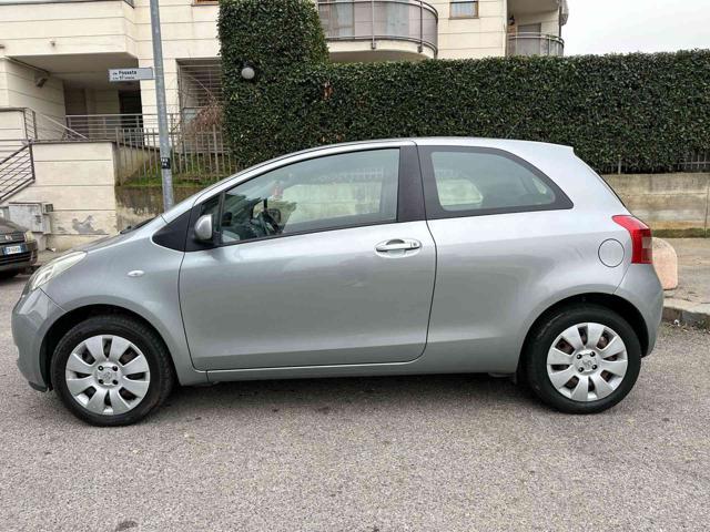 TOYOTA Yaris 1.0 3 porte Sol