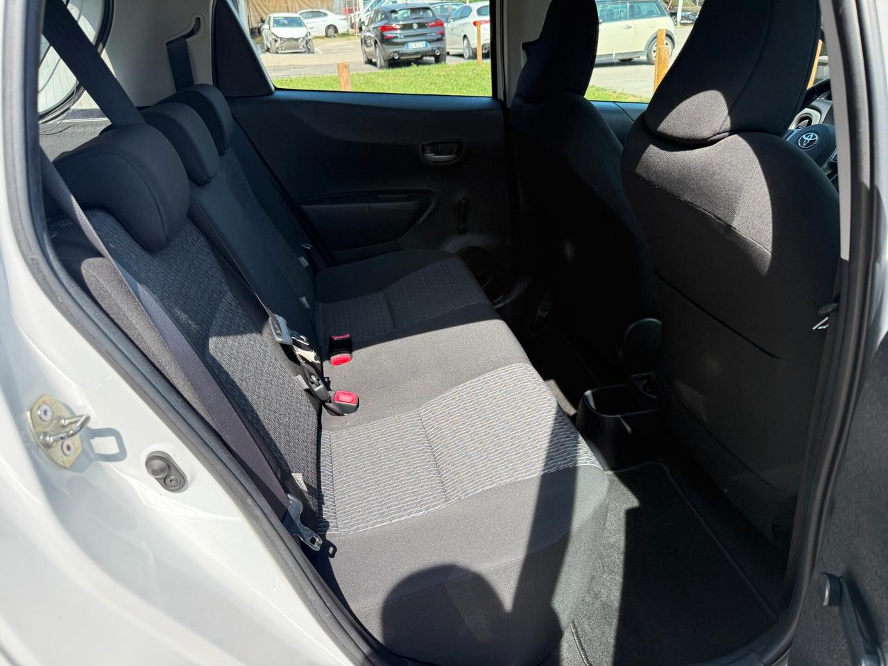 Toyota Yaris 1.0 5 porte Active