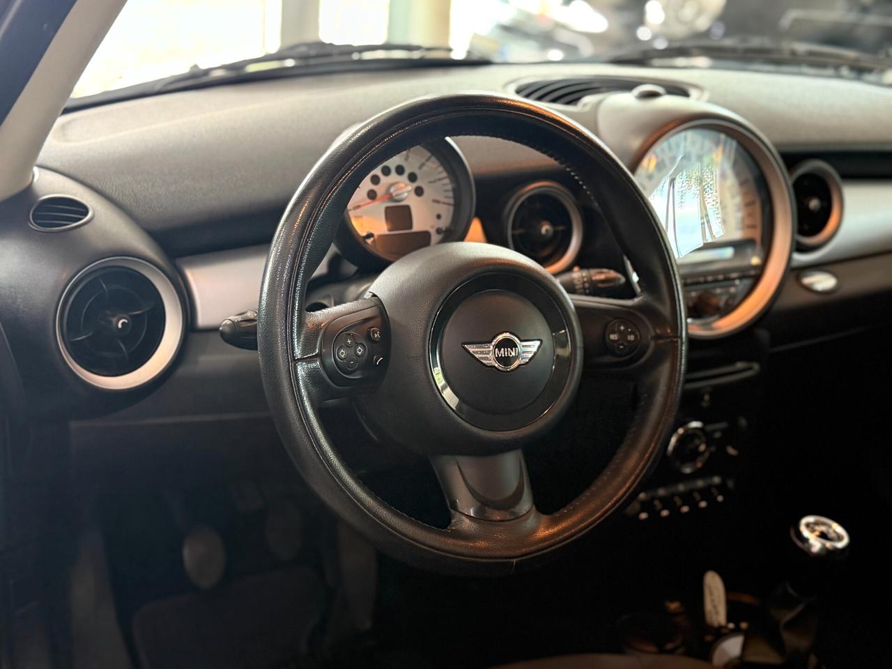 Mini Mini. Hatchback 1.6 NEOPATENTATI !!