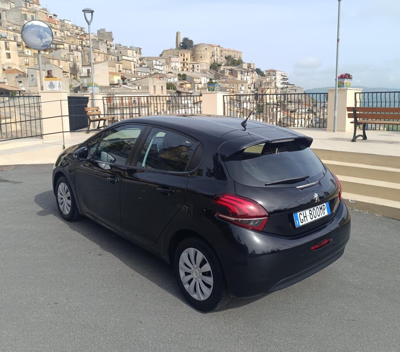 Peugeot 208 BlueHDi 100 5 porte Allure