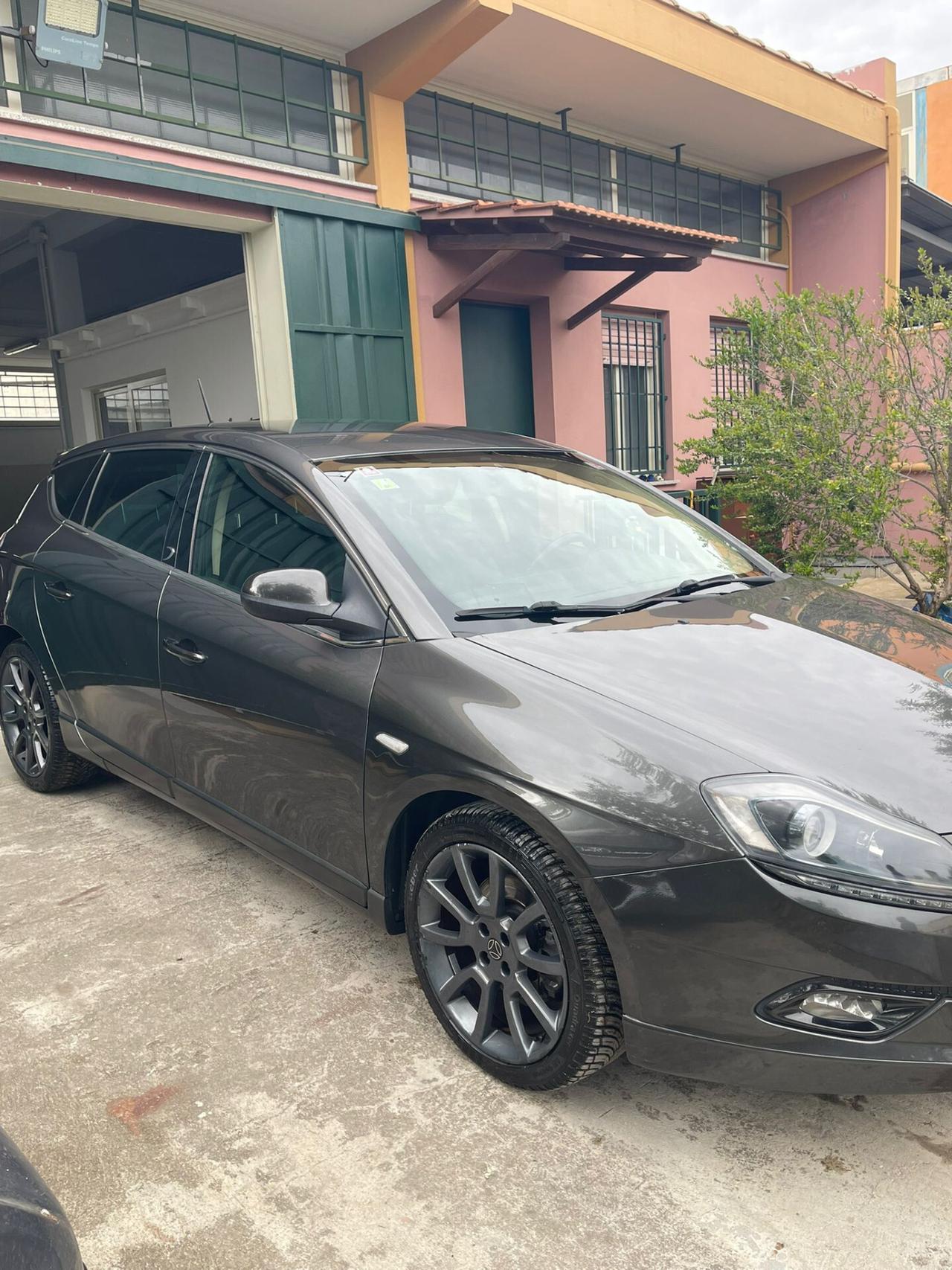 Lancia Delta 1.9 MJT Twinturbo DPF Gold