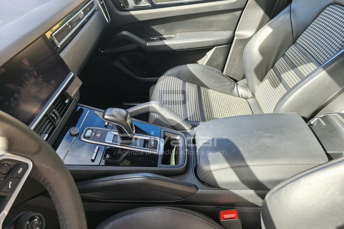 PORSCHE Cayenne Coupé 3.0 V6