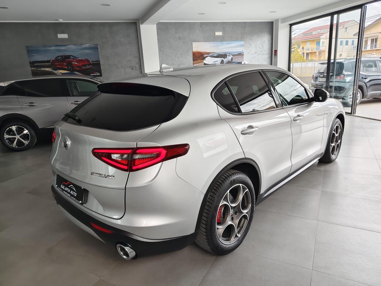 Alfa Romeo Stelvio 2.2 Turbodiesel 160 CV AT8 RWD Rosso Edizione