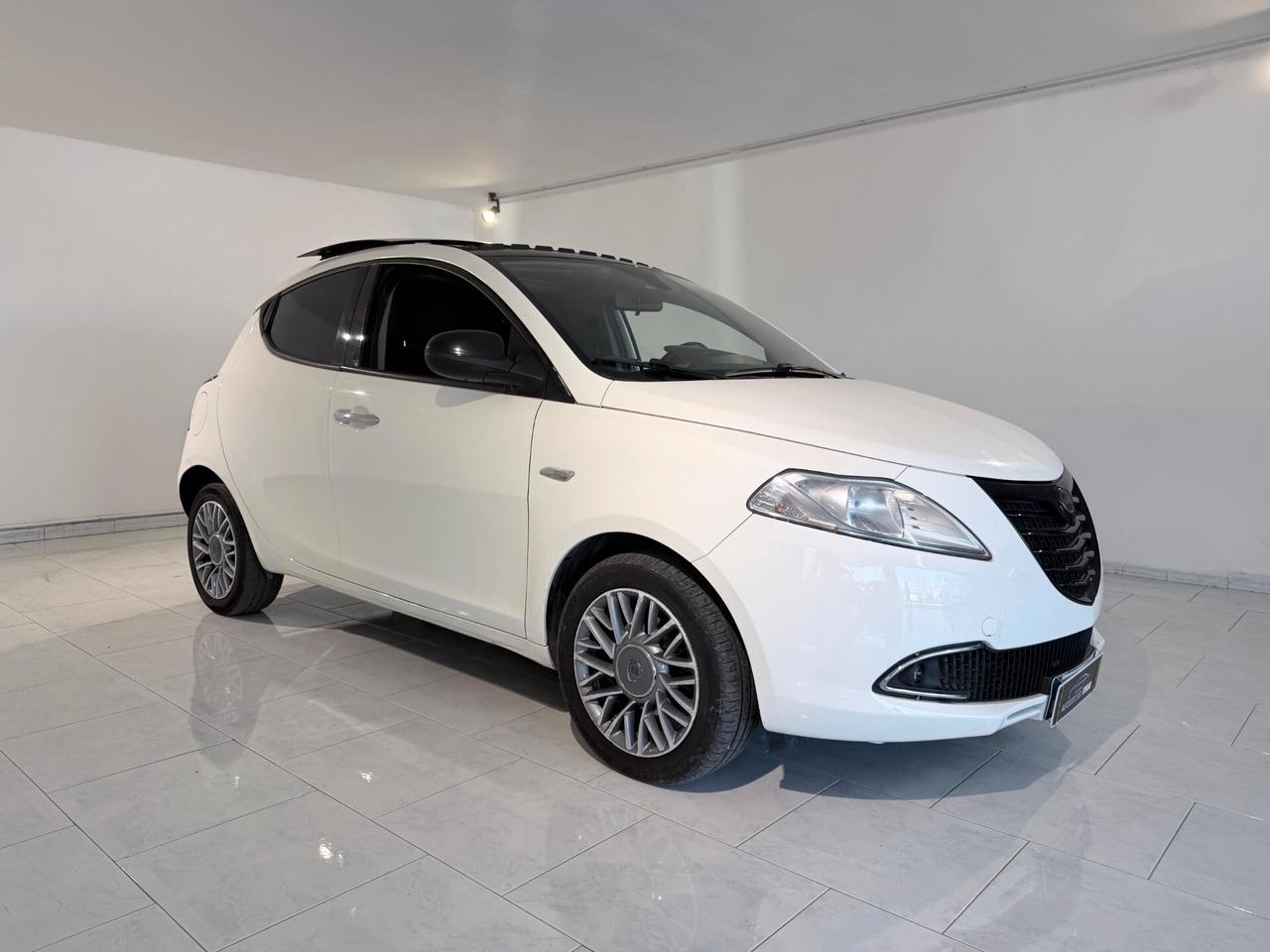 Lancia Ypsilon ACCONTO 0€ RATE DA 150€ AL MESE