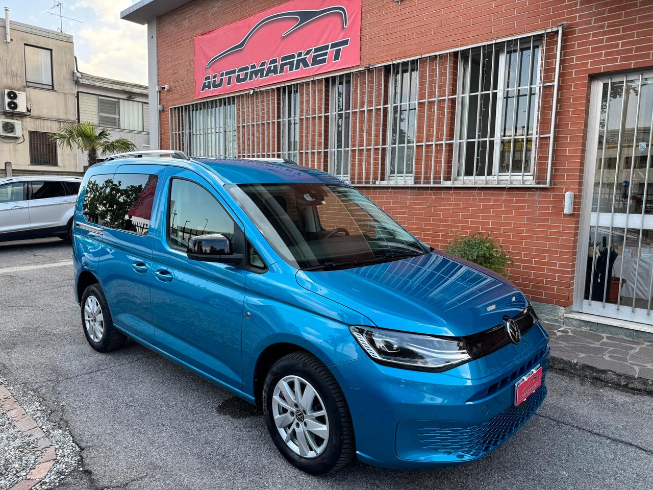 Volkswagen Caddy 2.0 TDI 122 CV Life n1 5 posti