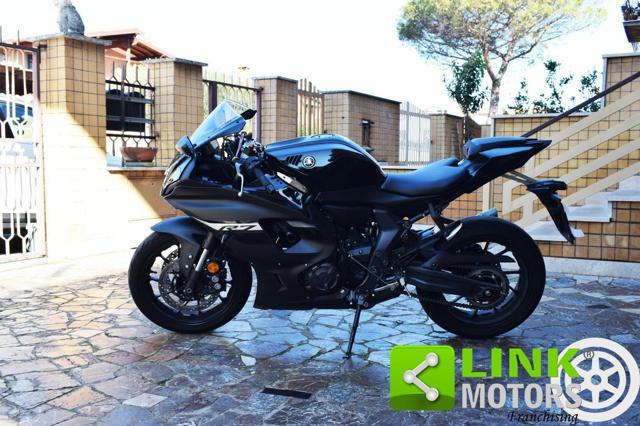 YAMAHA YZF 750 R7 R7