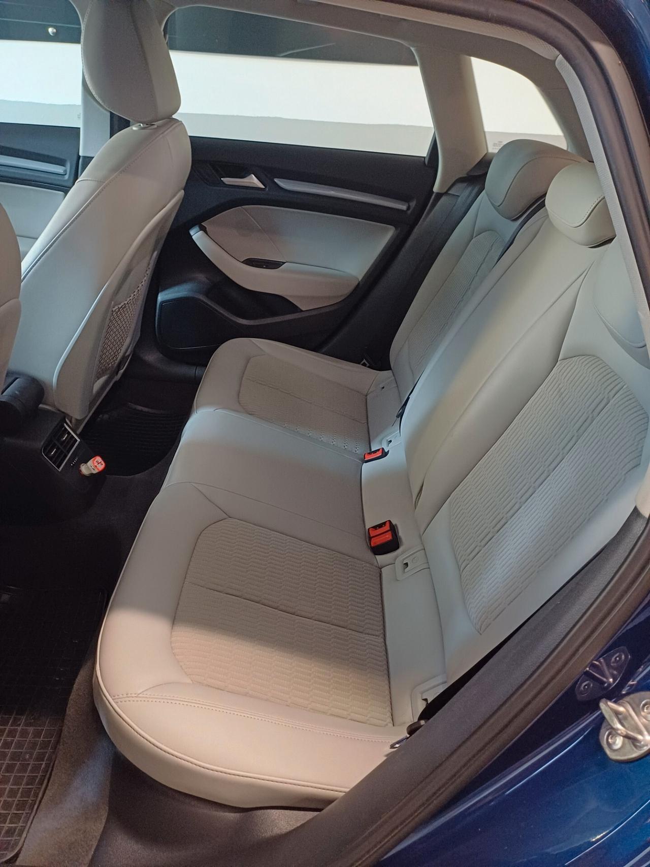 Audi A3 1.6 TDI diesel 110cv