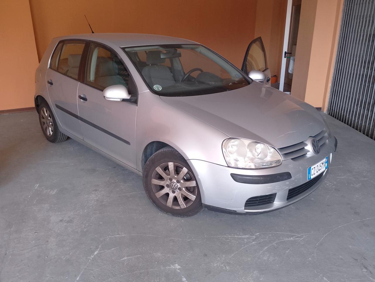 Volkswagen Golf 1.6 16V FSI 5p. Comfortline