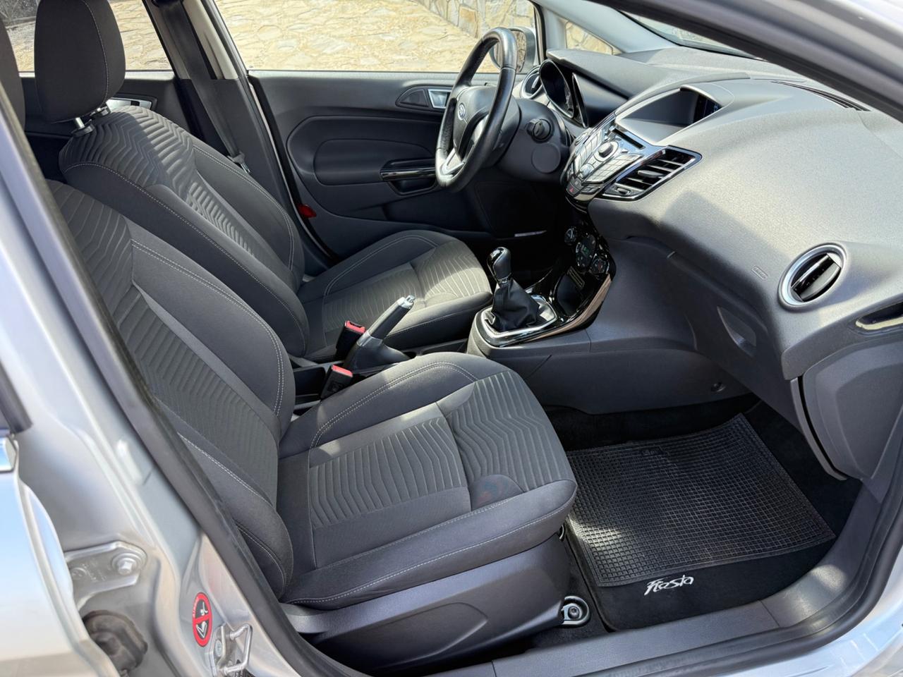 Ford Fiesta 1.5 TDCi 75CV 5 porte Titanium