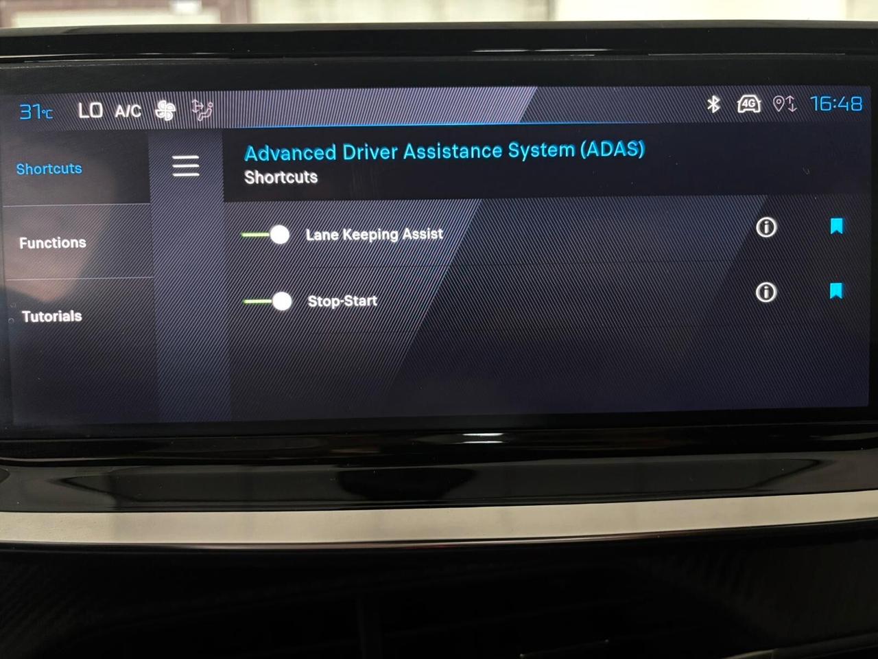 Peugeot 208 GT Hybrid 136 e-DCS6 SPOTICAR