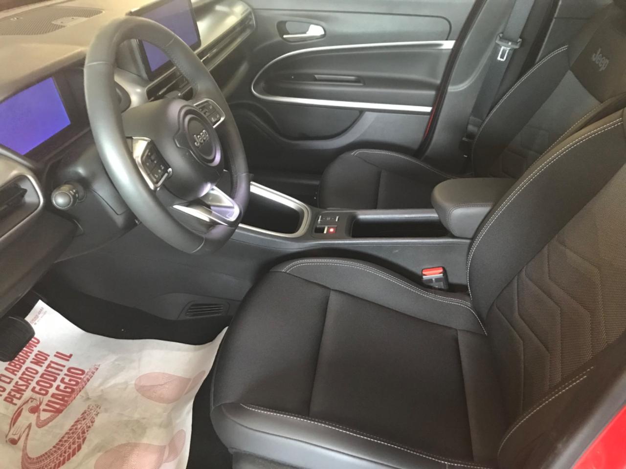 Jeep Avenger 1.2 Turbo 100 CV MHEV Summit