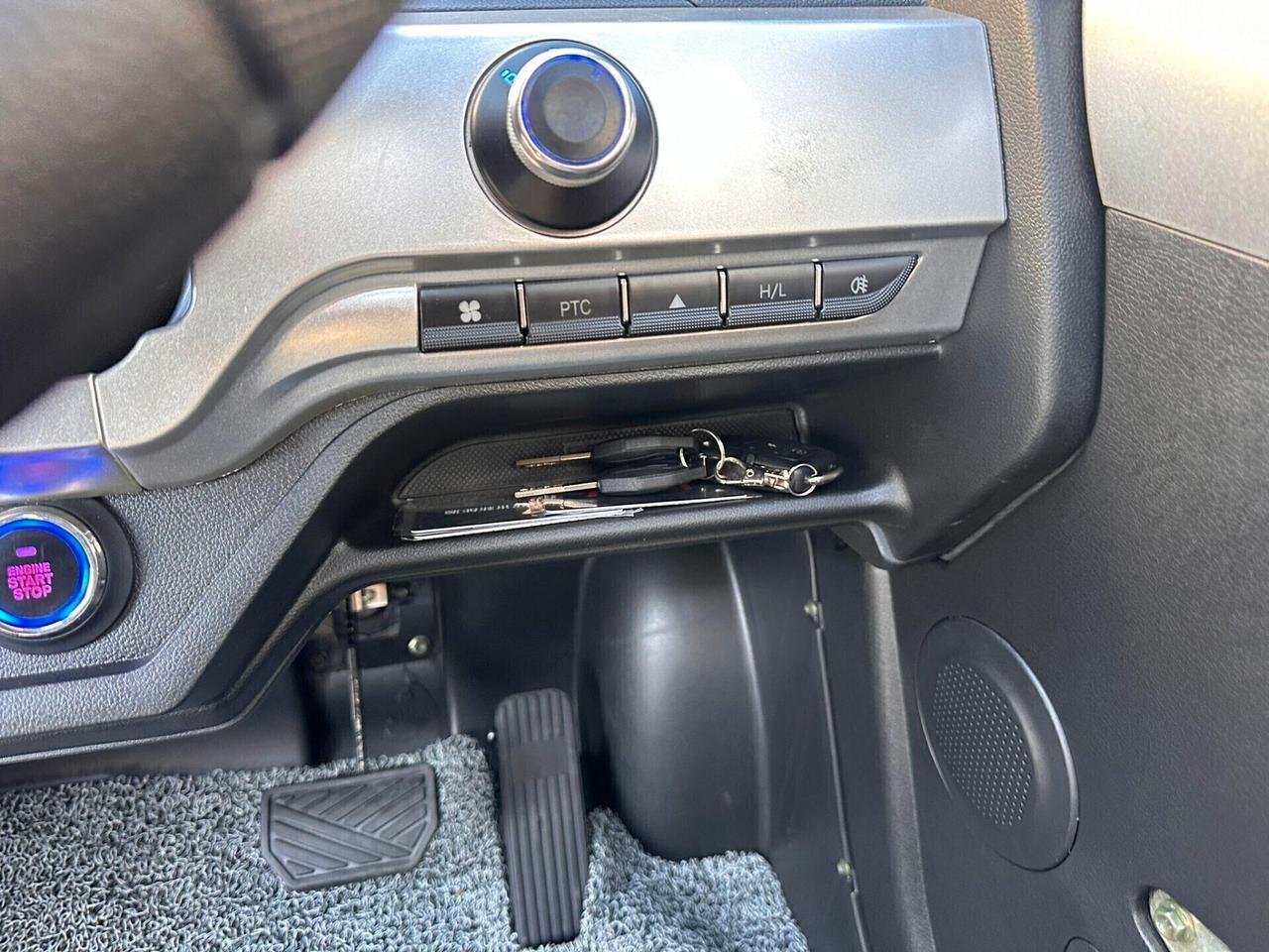 MICRO CAR ELETTRICA MINI - SI GUIDA SENZA PATENTE -