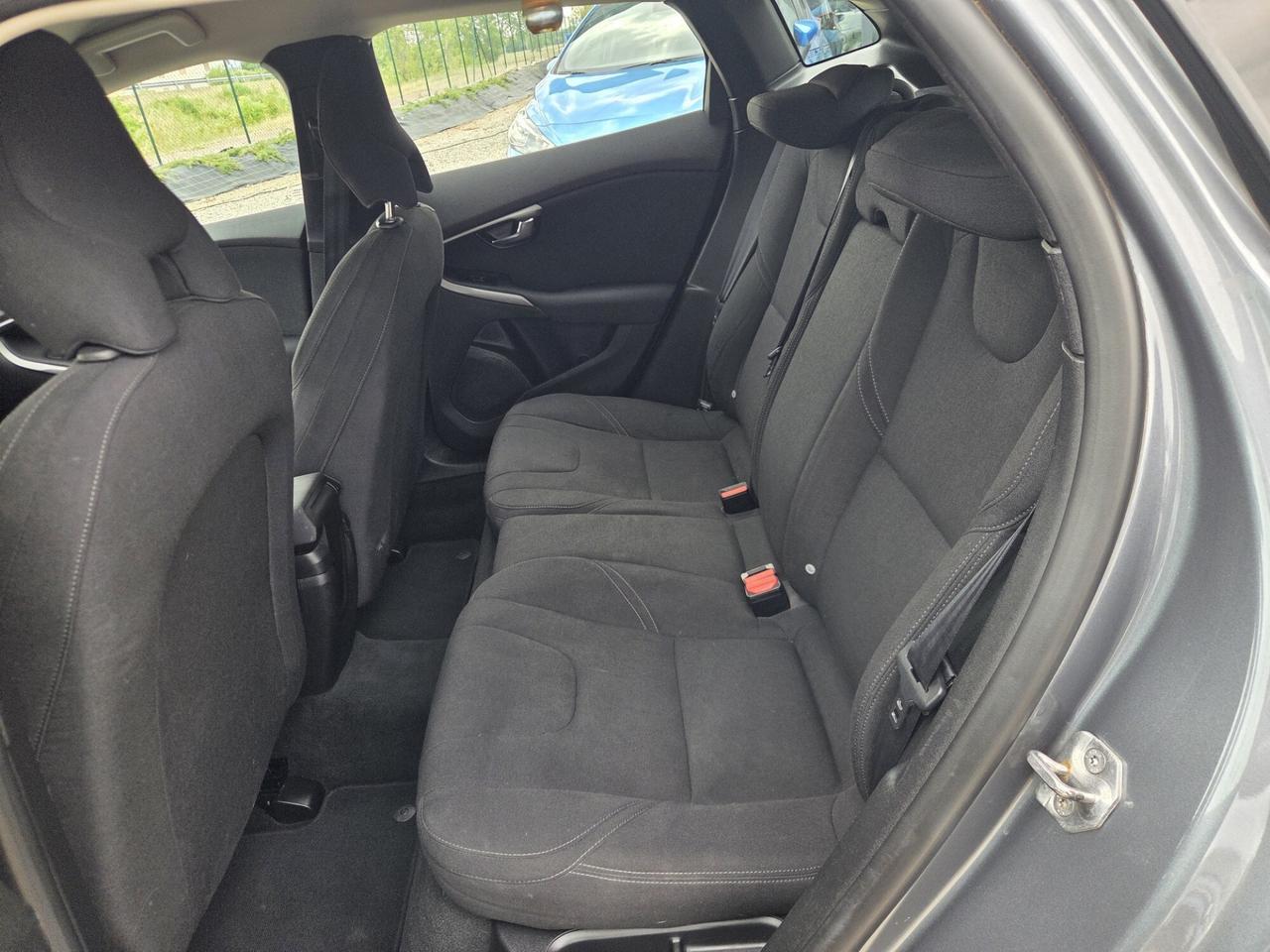 VOLVO V40 1.6 DIESEL DEL 2015 CON 130.000KM