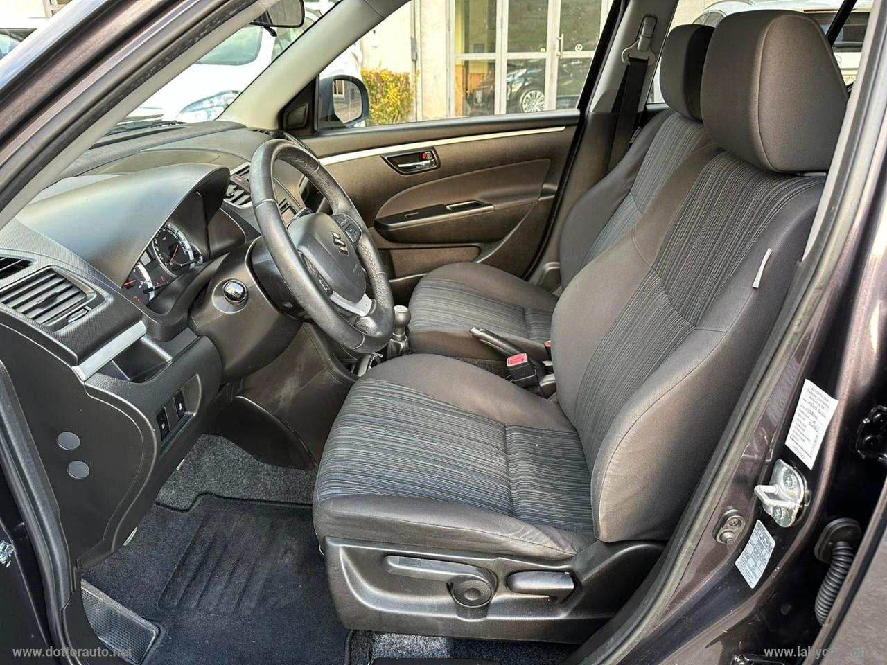 SUZUKI Swift 1.3 DDiS 5p. B-Top Bi-Color