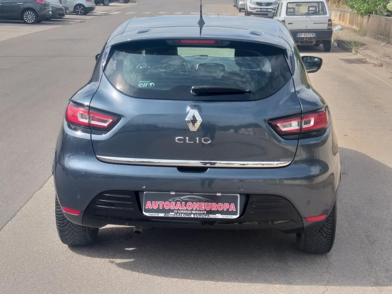 Renault Clio dCi 8V 75 CV Start&Stop 5 porte moschino Duel