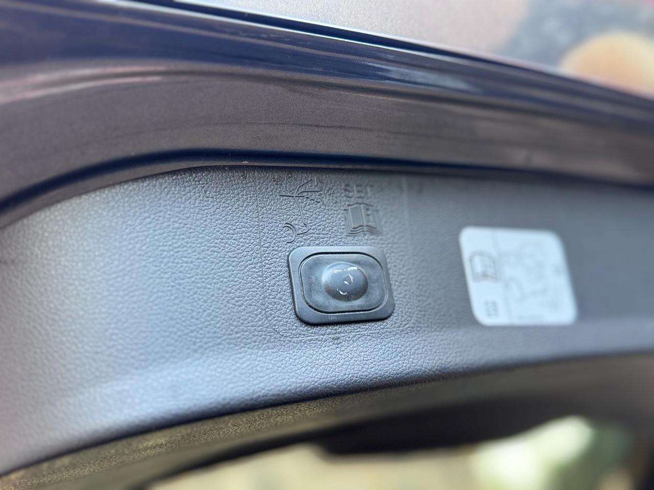 Ford Kuga 1.5 TDCI 120 CV S&S 2WD ST-Line