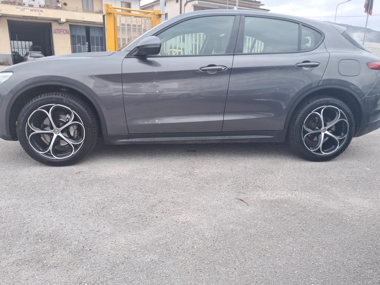 Alfa Romeo Stelvio 2.2 Turbodiesel 210 CV AT8 Q4 Business